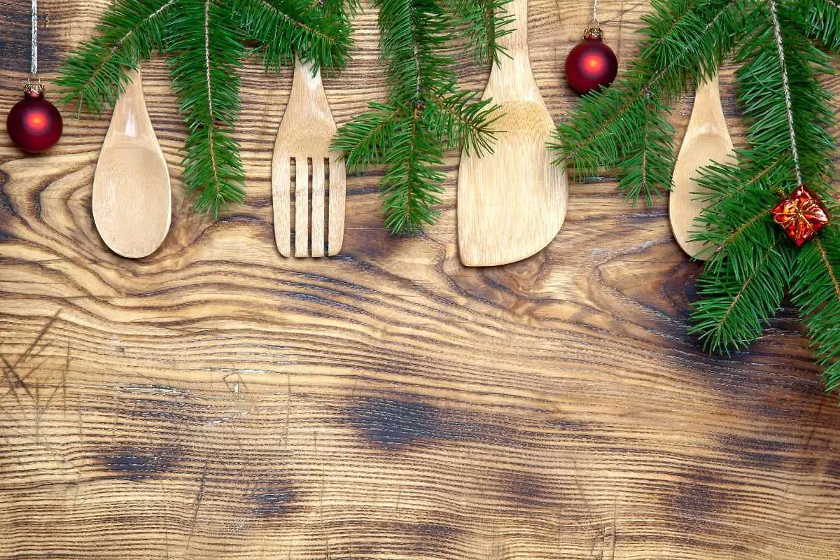 11 Wooden Spoon Christmas Crafts Ideas