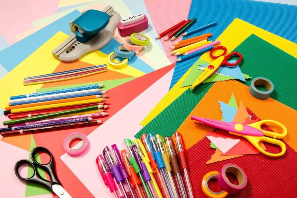 15 Easy Art And Crafts For Kids At Home